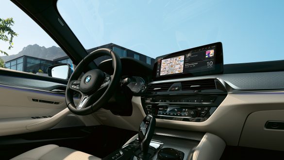 BMW 5er Limousine Cockpit vom Beifahrersitz